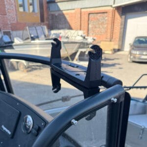 Näytön kaidekiinnike | Faster